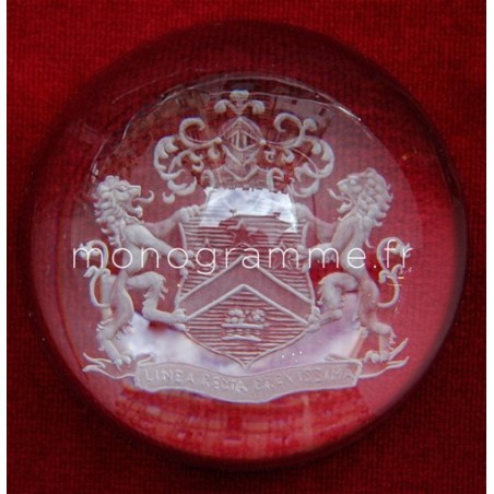 Presse-papiers dôme cristal gravé de votre blason Presse-papiers dôme cristal gravé de votre blason